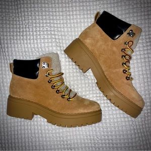 NWOT Marc Fisher Nairy Leather Hiking Boot, Size 8